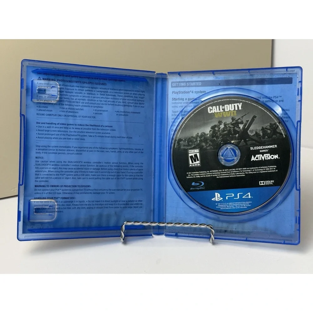 Call of Duty: WWII PS4 Disc w/ Case & Manual Multiplayer M NTSC-U/C 2017